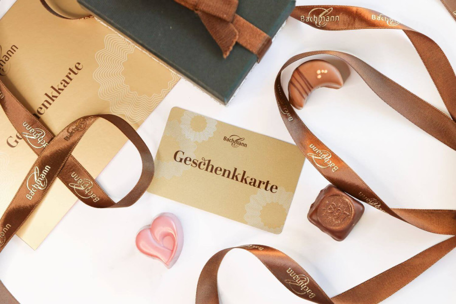 Goldene Geschenkkarte für die Confiserie Bachmann