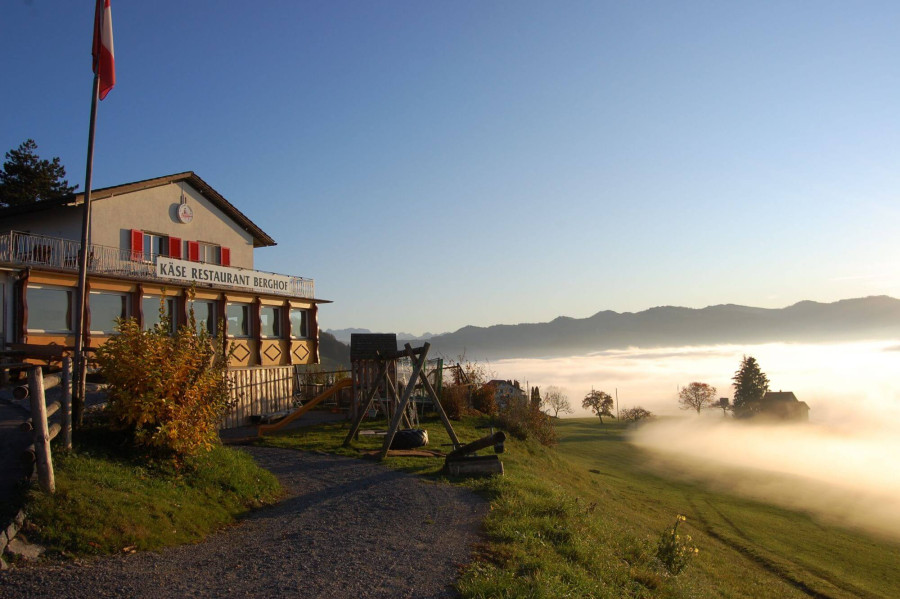 Chäser z'Morge im Restaurant-Käserei Berghof in Ganterschwil