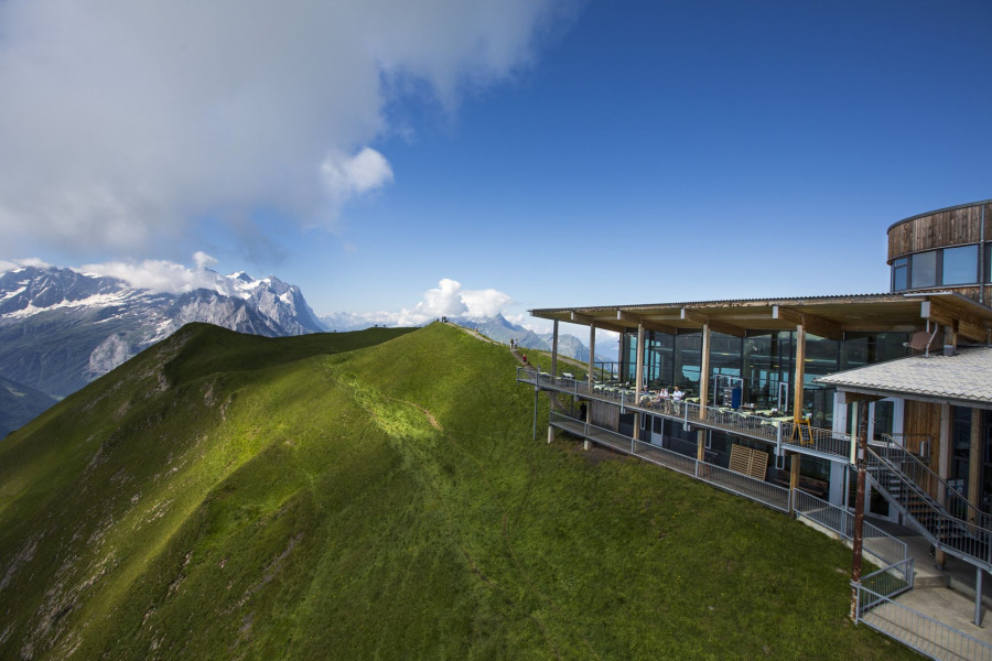 Frühstück im Panoramarestaurant Alpen tower Hasliberg