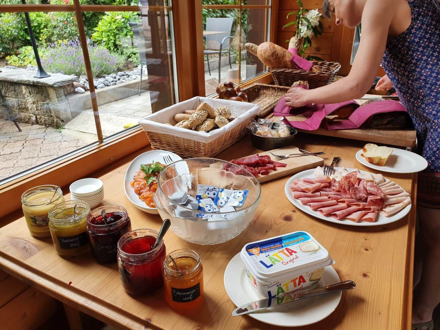 Frühstück oder Brunch im Restaurant Dorfklatsch in Emmetten