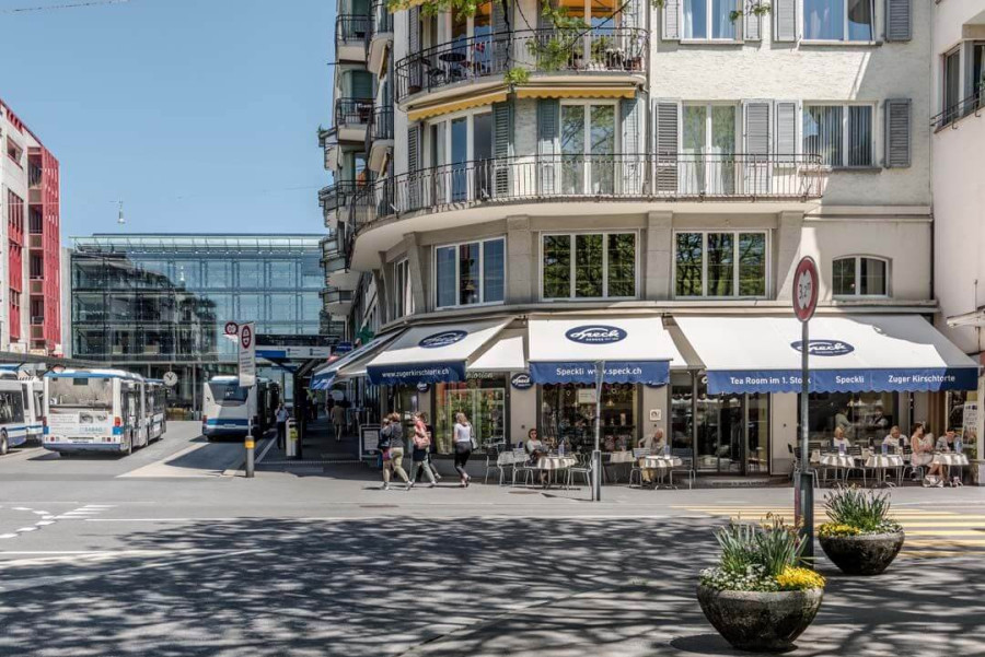 Frühstück in der Confiserie-Café Speck am Bahnhof Zug
